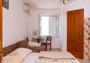 Apartment Super - 50 m from pebble beach: SA1 Nina - 1.kat(2) - Povljana, Island Pag, Croatia