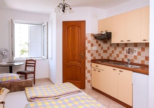 Apartment Super - 50 m from pebble beach: SA1 Nina - 1.kat(2) - Povljana, Island Pag, Croatia