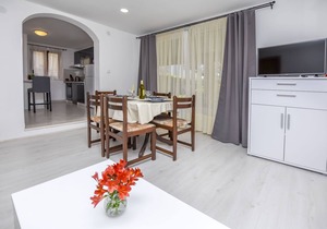 Apartments and Room Novokmet (27291-A1) - Rogoznica