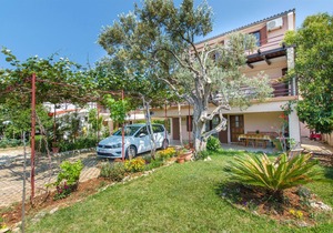 Apartments and Room Novokmet (27291-A1) - Rogoznica
