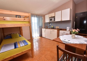 Apartments Jurkic (78001-A7) - Dolac