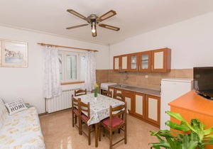Apartments Miroslava (10581-A3) - Vodice