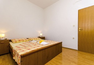 Apartments Tanja (46041-A2) - Slatine (Ciovo)