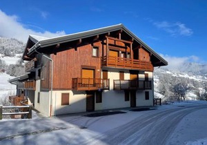 Appartement au pied des pistes avec piscine intérieure - FR-1-505-109