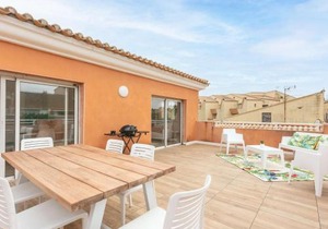 Appartement lumineux 3 pièces - Neuf 2021 - Climatisé - Grande terrasse - Parking - WIFI inclus - FR-1-326-730