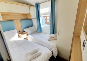 Apple Tree Lodge, Hot Tub, 3 bedroom, 2 Bars