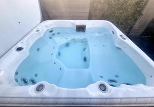Apple Tree Lodge Hot Tub 3 bedroom 2 Bars