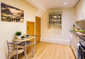 APPLETHWAITE COTTAGE, family friendly, with open fire in Troutbeck