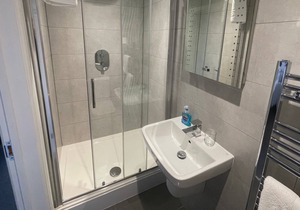 Arlan House, Superb Basingstoke Hotel - Room 06