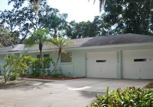 Arlington Park Area! 3BR/2BA Sarasota Home – Heated Large Pool