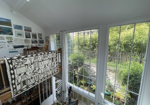 Artist House with a private garden in the center of Paris