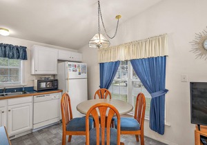 Assateague Pointe 2 br/1 ba 2 outdoor pools -in WOC.