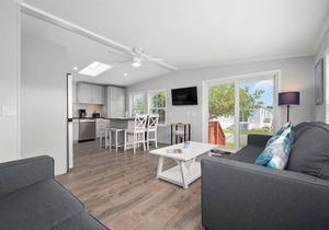 Assateague Pointe 2 br/1 ba 2 outdoor pools -in WOC.