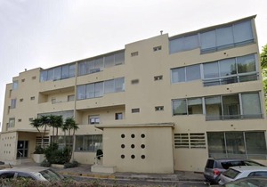 At the center of Sablettes at 300m of the beach and stores