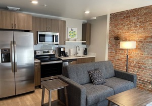 Attractive 1 Bed Travel Apartment Steps Away From The Spokane Opera House