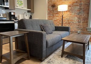 Attractive 1 Bed Travel Apartment Steps Away From The Spokane Opera House