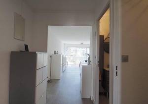 Attractive, large T3 in town center with WIFI, private parking, shops and port just a few.