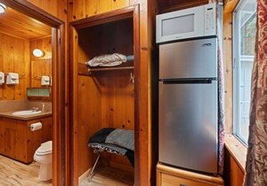 Ava - Room Masoods Lodge