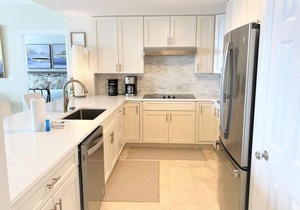 Avalon 1905 - Beach Club - 5/5 Double Mstr Bedrooms-50 Ft Balcony- Pools - beach