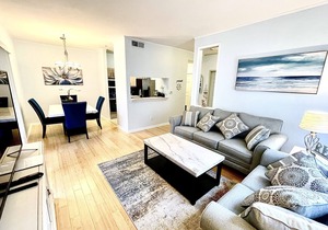 Avalon at Clearwater FL. Cozy Ground Floor Condo with King Bed & Free Parking