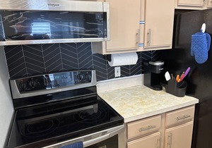 Avalon at Clearwater FL. Cozy Ground Floor Condo with King Bed & Free Parking