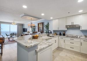 Avalon Penthouse 2004 - Luxury Condo 20th floor K/Q/Twns Direct Gulf View, WIFI
