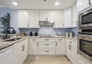 Avalon Penthouse 2004 - Luxury Condo 20th floor K/Q/Twns Direct Gulf View, WIFI