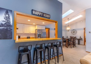 AWBR04 - Walk to Fort Rock, Single Level, Hot Tub, Bikes, BBQ