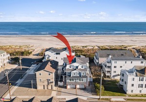 AWESOME CUSTOM TOWNHOUSE WITH POOL located at the end of the Promenade