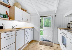 Awesome home in Ebeltoft with kitchen