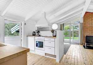 Awesome home in Ebeltoft with kitchen