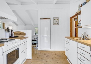 Awesome home in Ebeltoft with kitchen