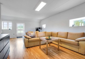 Awesome home in Højby with kitchen