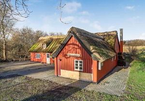 Awesome home in Højby with kitchen