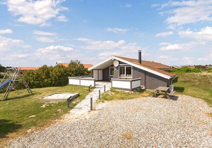 Awesome home in Hvide Sande with sauna