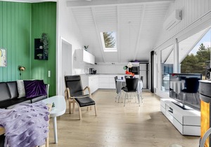 Awesome home in Hvide Sande with WiFi