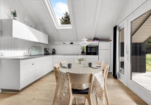 Awesome home in Hvide Sande with WiFi