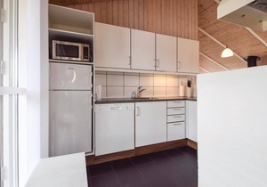 Awesome home in Juelsminde with kitchen