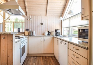 Awesome home in Juelsminde with kitchen