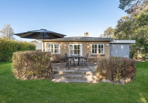 Awesome home in Knebel with kitchen