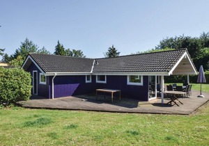 Awesome home in Rudkøbing with sauna