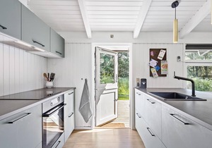 Awesome home in Strandby with WiFi