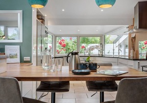 Awesome home in Strøby with WiFi
