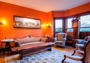 B&B! 2nd Floor Queen Room for 1, Custom Full Breakfast in downtown Shelburne, VT