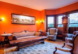 🍳 B&B ☕ Green King Room (1st Floor), Custom Breakfast, Downtown Shelburne, VT!