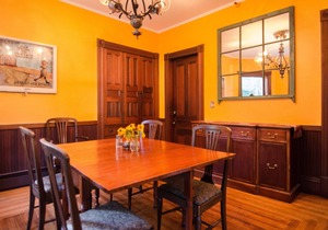 🍳 B&B ☕ Red Jacuzzi Suite (2nd Fl), Custom Breakfast, Downtown Shelburne, VT!