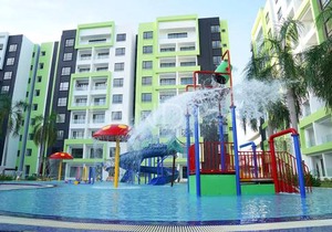 B3 Superb PoolView Manhattan Waterpark Homestay Ipoh4-8Pax NETFLIX