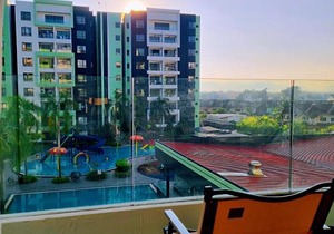 B3 Superb PoolView Manhattan Waterpark Homestay Ipoh4-8Pax NETFLIX