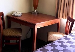 Bargain Stay In The Silver Valley! Swimming Pool and Hot Tub, Gym!