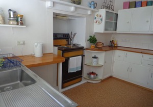 Batehaven Dog Friendly Retro beach cottage